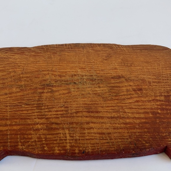 Vintage wood pig cutting board folk art painted red strawberries grapes - Picture 10 of 15